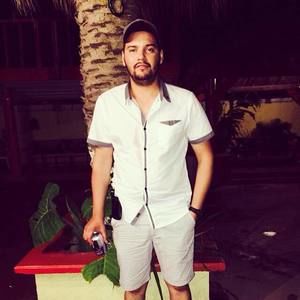 Meet your Posher, Cesar